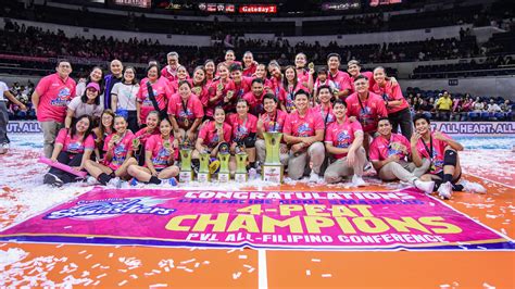 Creamline survives Choco Mucho for record.